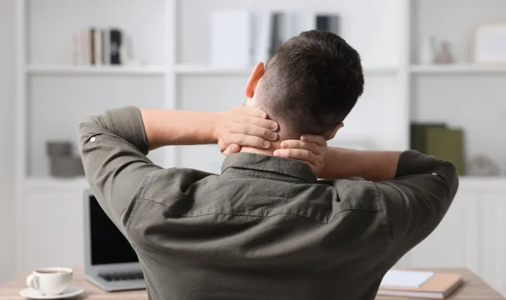 50代男性 なかなか改善しない、全身のこわばりと痛み